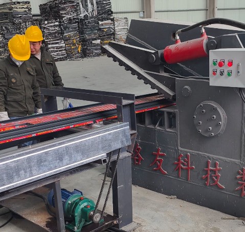 客戶(hù)液壓剪使用現(xiàn)場(chǎng)